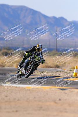 media/Dec-17-2023-CVMA (Sun) [[bf0c04832d]]/Race 2 Amateur Supersport Open/